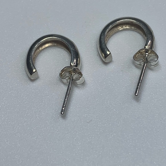 Silpada Rare HTF Sterling Silver Petite Simple VERY COOL Hoop Earrings on Posts - Picture 12 of 15